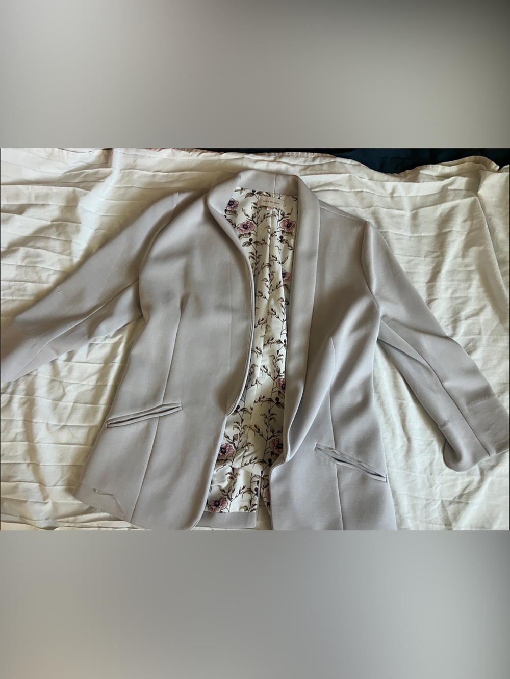 Skies Are Blue Pale Gray Open-Front Blazer with Floral Lining